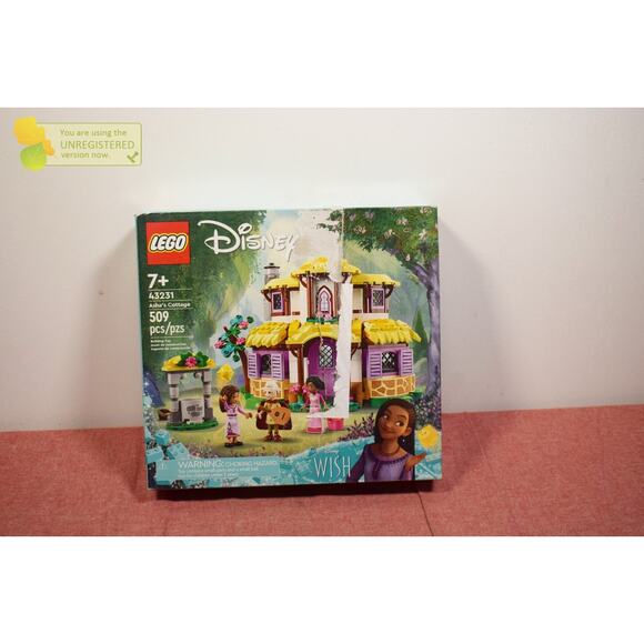 LEGO Disney Wish: Ashas Cottage Princess Building Toy Set 43231 (Pack Wear) - Picture 1 of 6